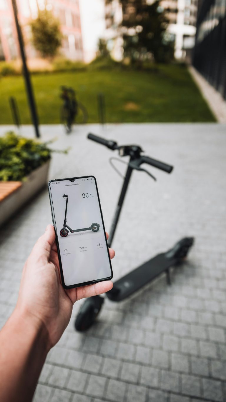 Ons team Helvei elektrische step kopen - moderne mobiliteitsoplossing voor stadsleven met geavanceerde veiligheidskenmerken
