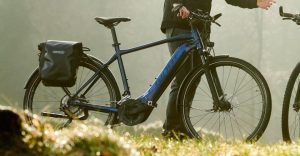 Longtailfiets van Douze met kind en boodschappen als praktische oplossing voor gezinsmobiliteit